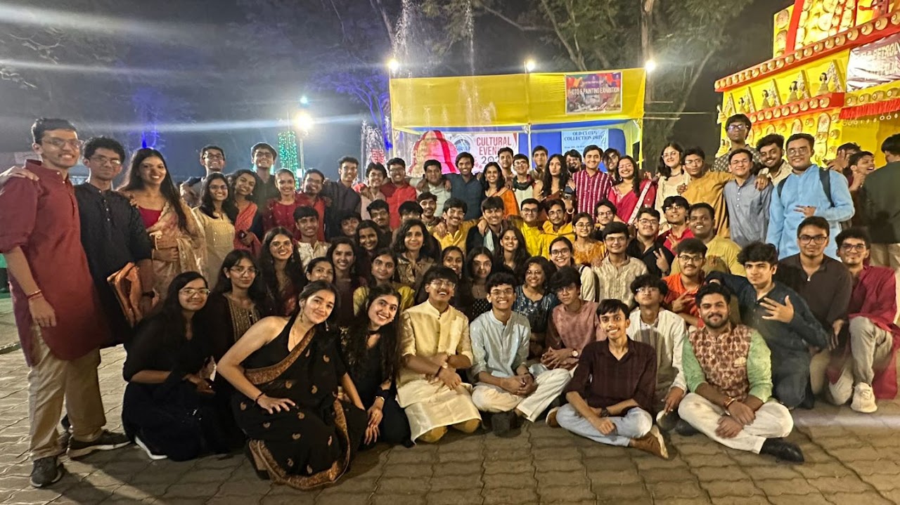 180 DC IIT Kharagpur Team Group Photo Bottom Right